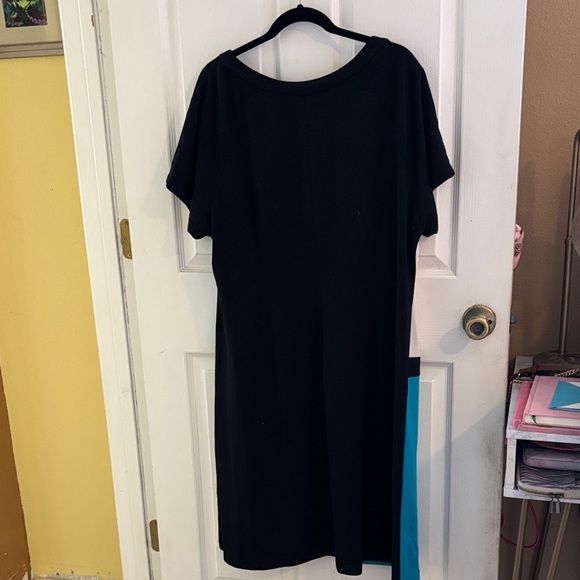 Signature by Robbie Bee Colorblock Midi Dress in Black, White, and Blue - Picture 3 of 3